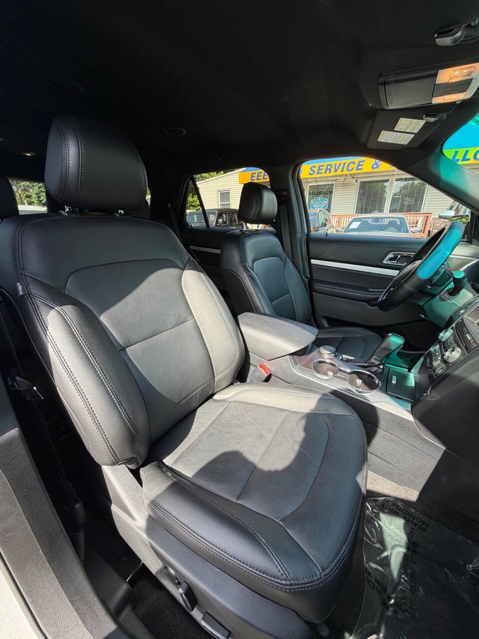 Used 2016 Ford Explorer XLT w/ Equipment Group 202A AWD/4WD image 20