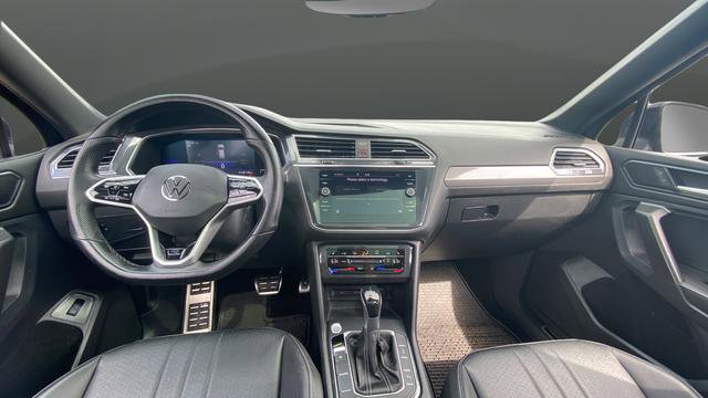 Used 2022 Volkswagen Tiguan SE R-Line AWD/4WD image 12