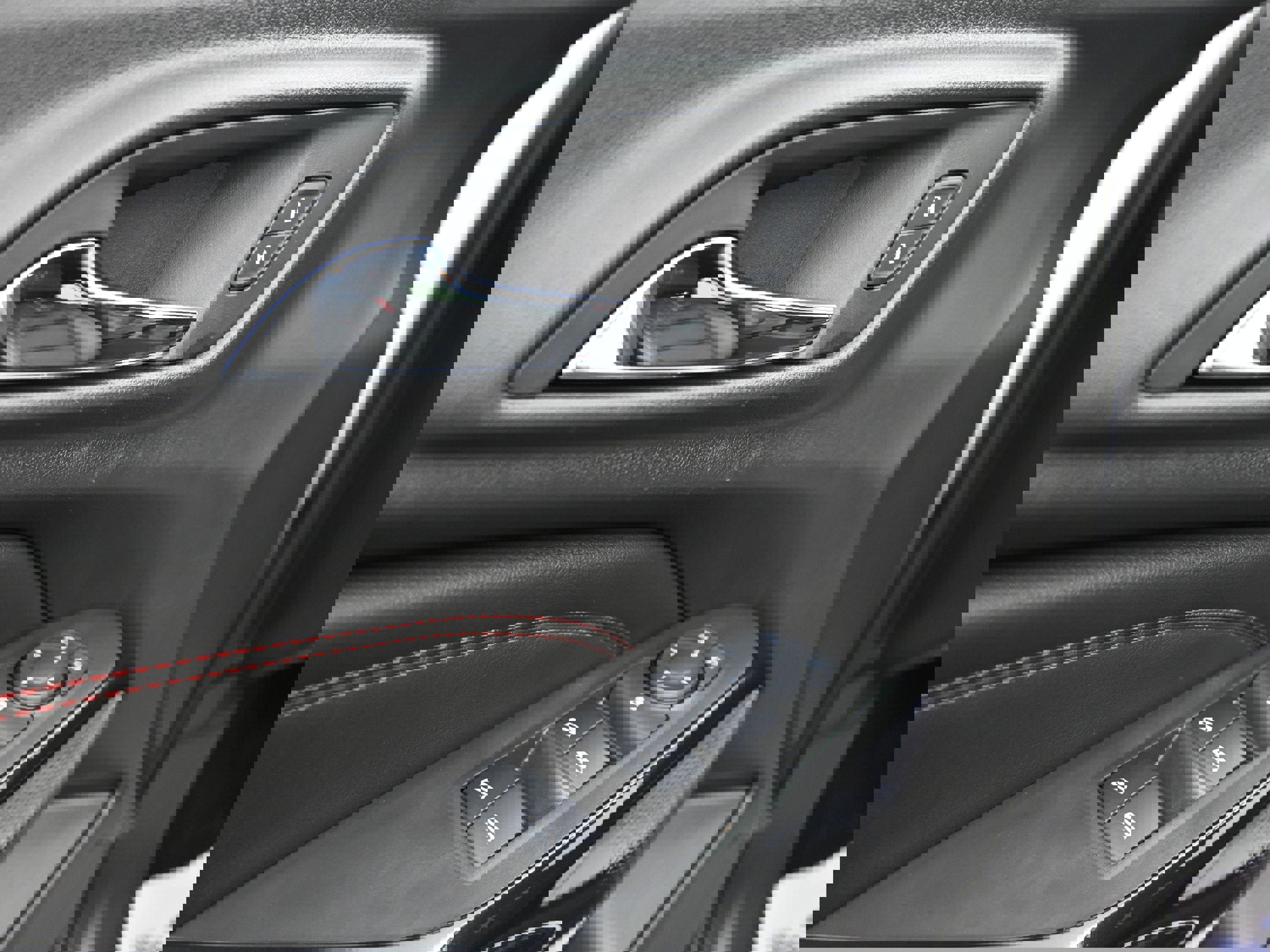 Certified 2025 Chevrolet Trax RS w/ Driver Confidence Package image 25