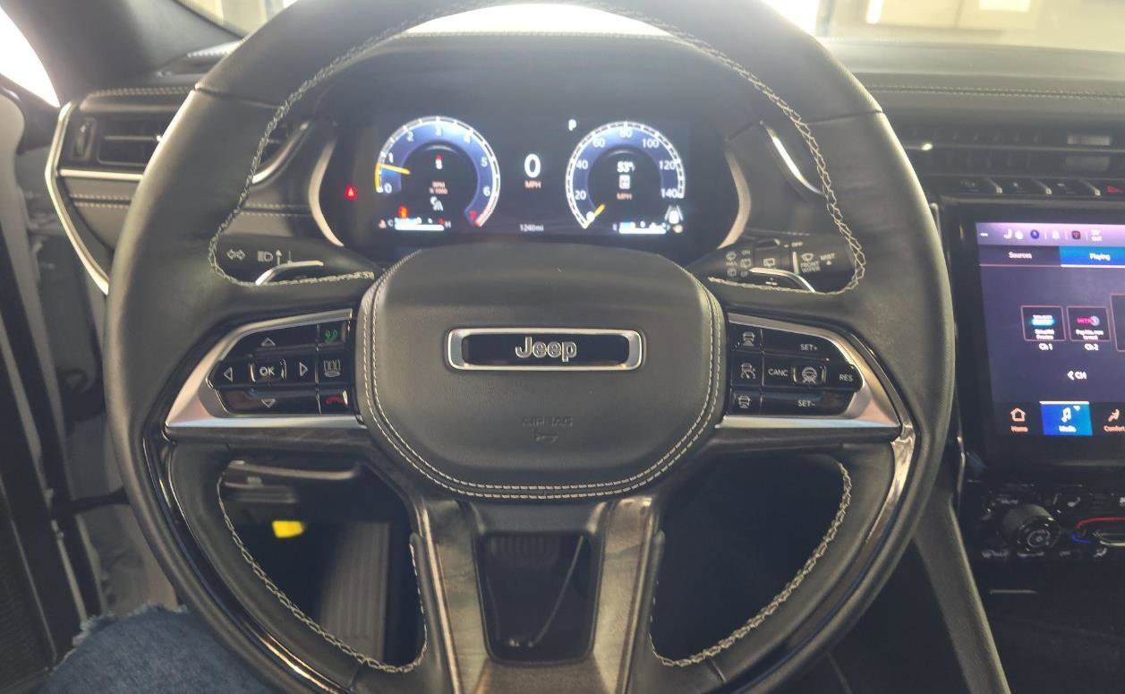 Used 2025 Jeep Grand Cherokee Overland w/ Adv Protech Group III image 7