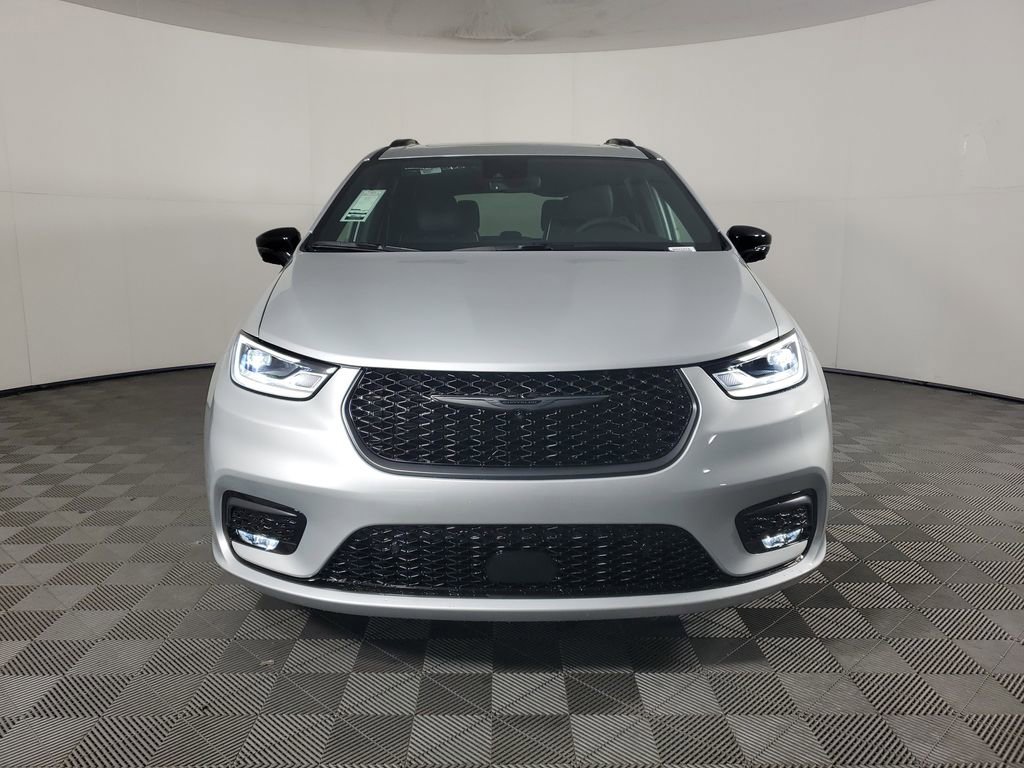 New 2026 Chrysler Pacifica Limited image 9