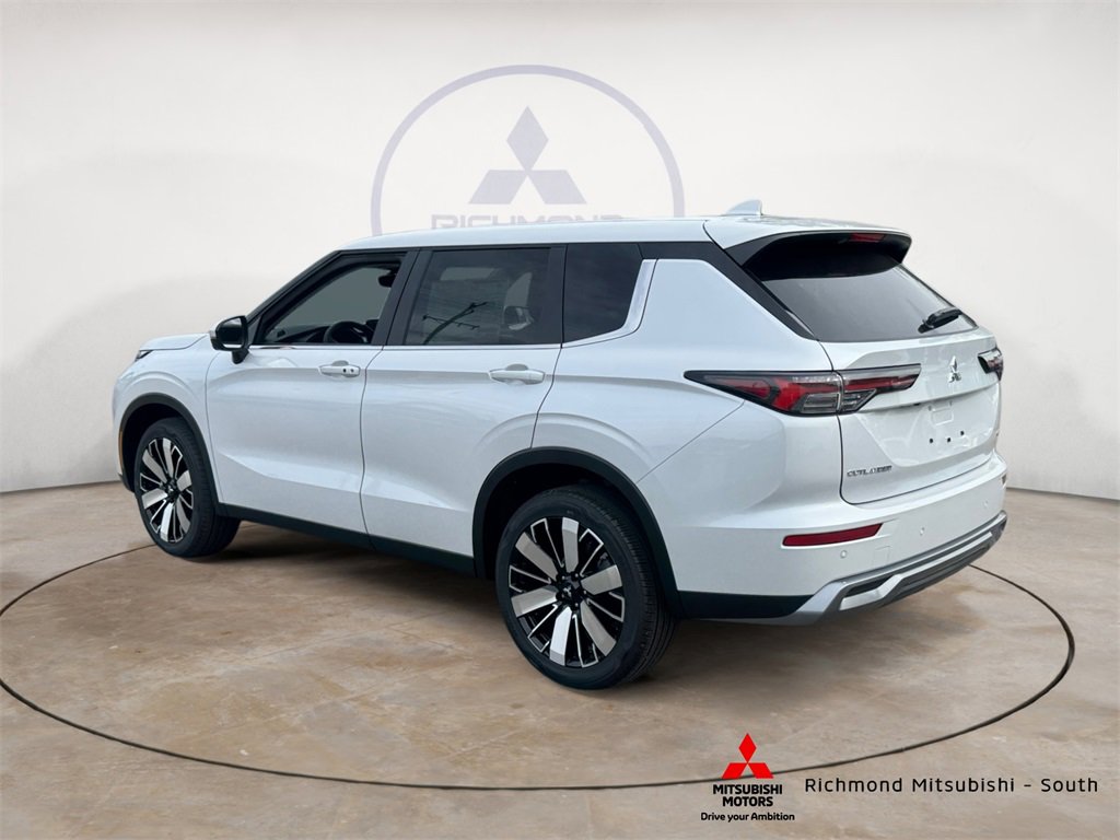 New 2025 Mitsubishi Outlander SE image 5