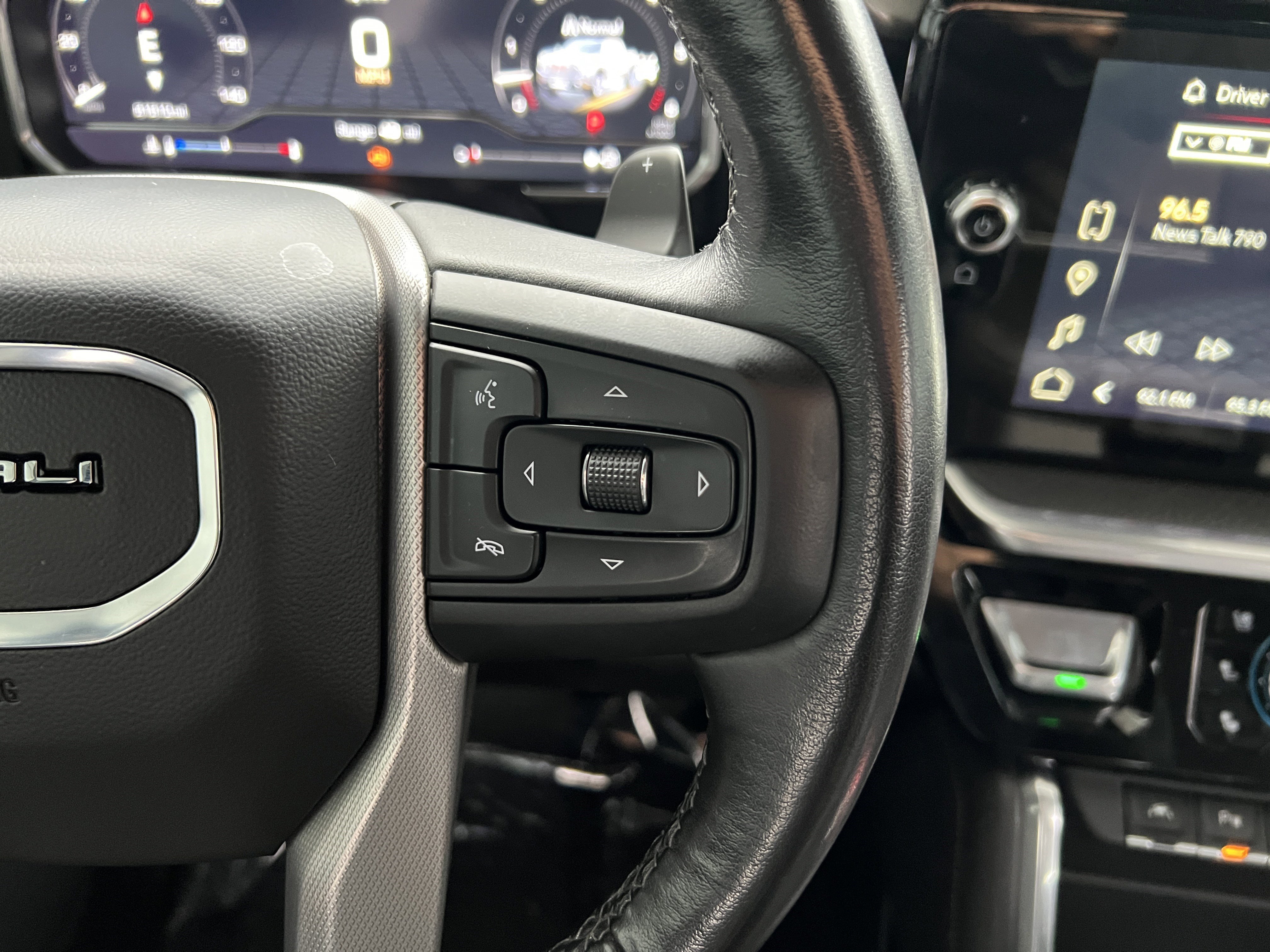Used 2023 GMC Sierra 1500 Denali w/ Denali Carbonpro Edition AWD/4WD image 27