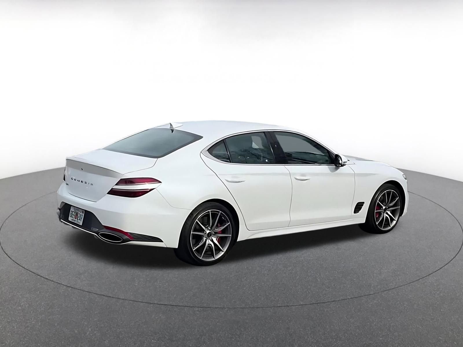 Used 2025 Genesis G70 2.5T image 15