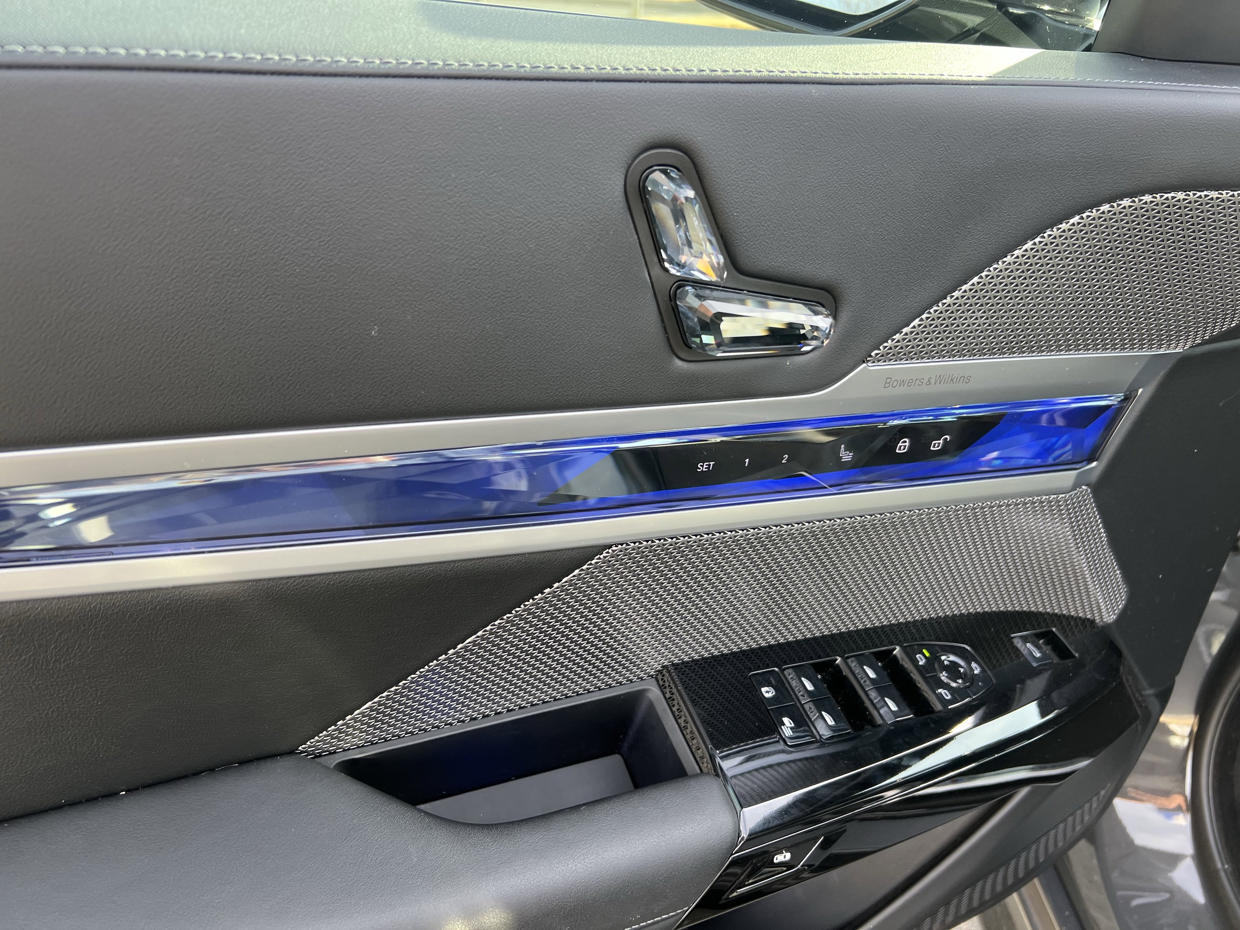 Used 2023 BMW 740i w/ Executive Package image 14