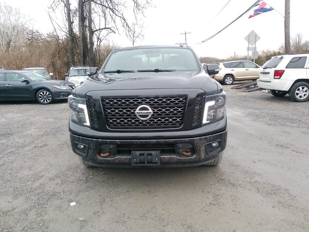 Used 2018 Nissan Titan SL w/ Midnight Edition image 7