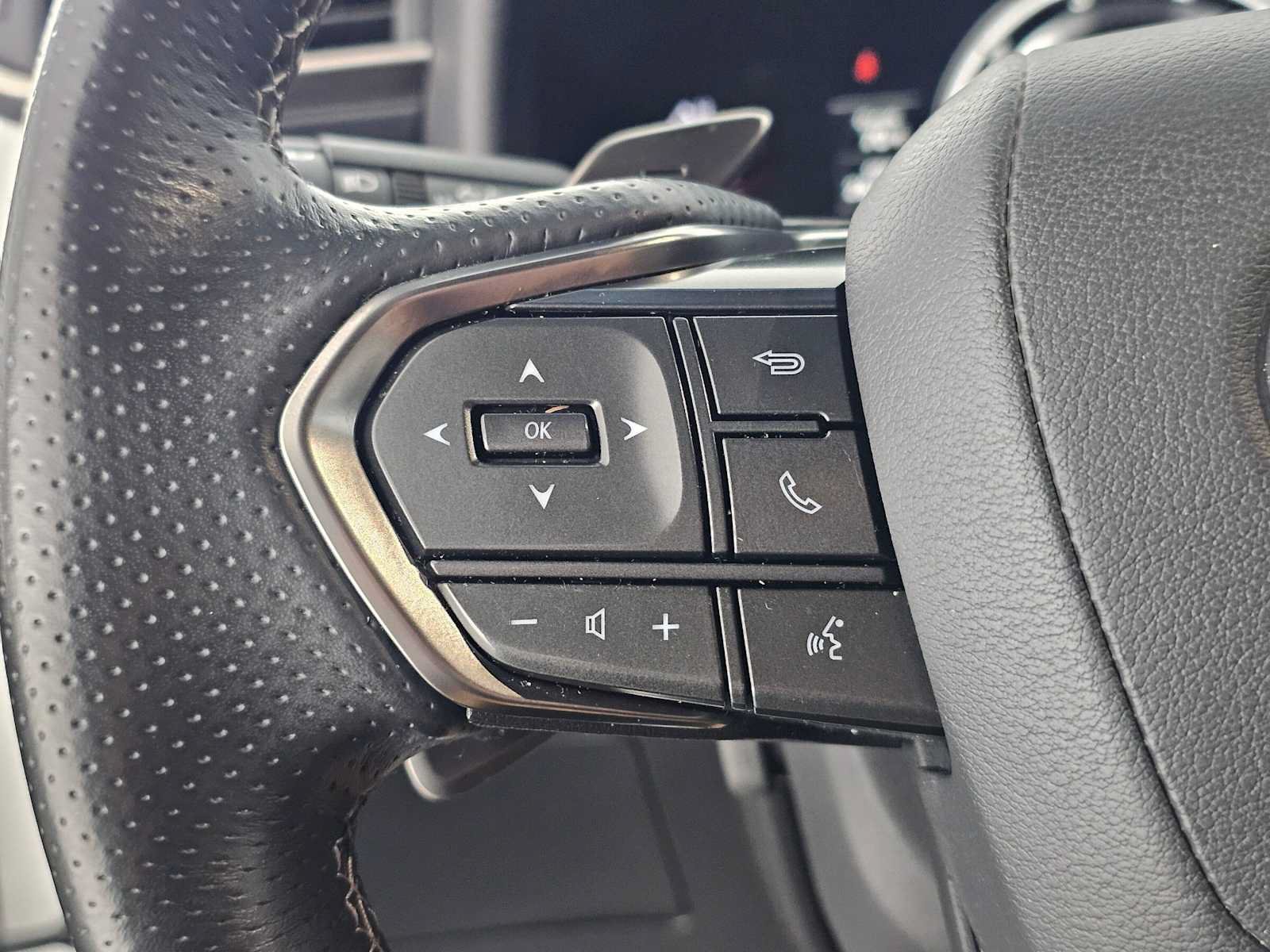 Used 2023 Lexus LX 600 F Sport AWD/4WD image 30