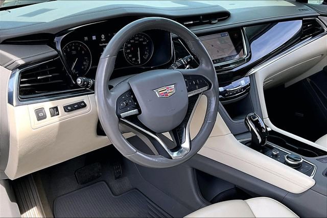 Used 2021 Cadillac XT6 Premium Luxury image 16