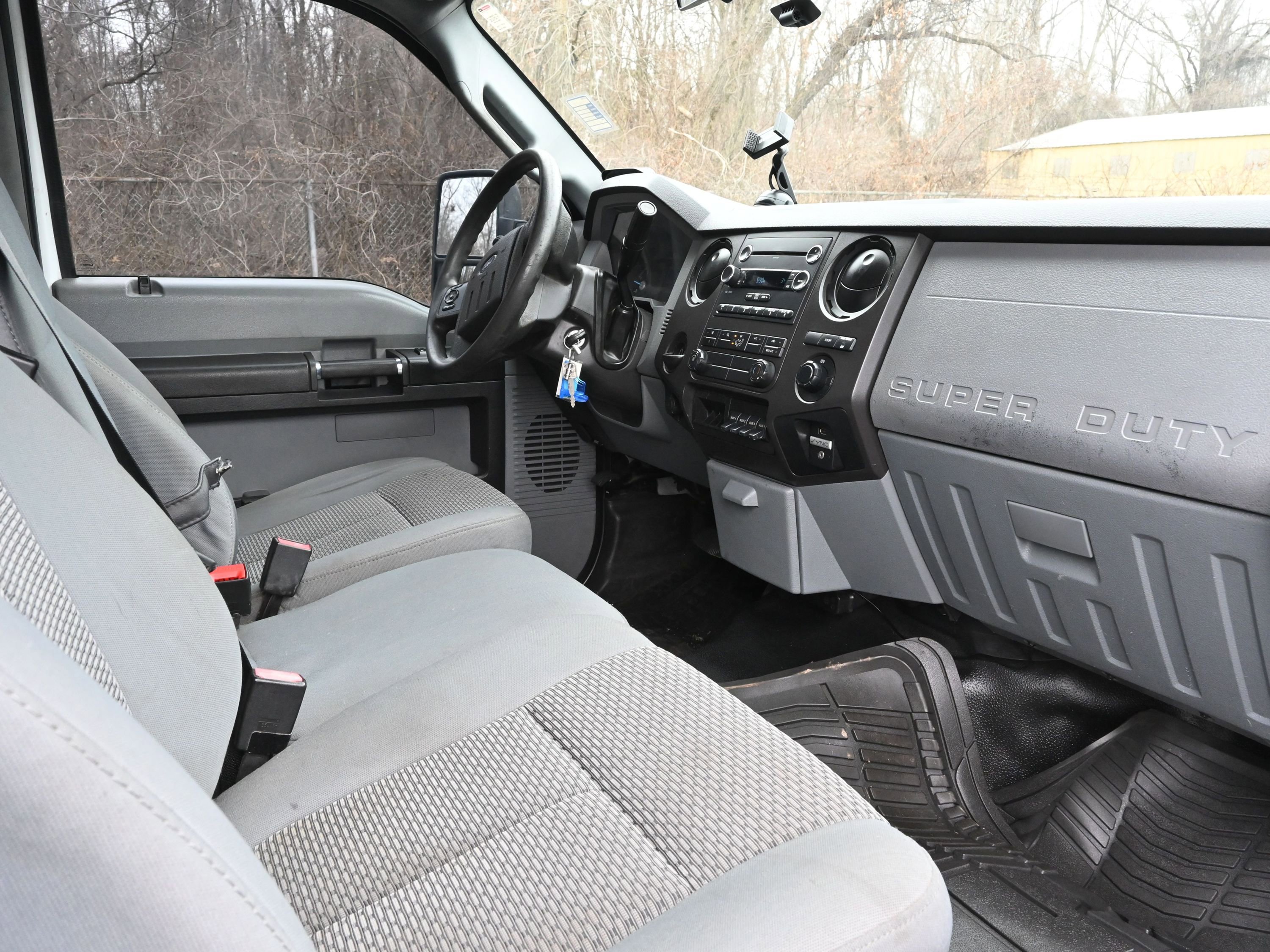 Used 2016 Ford F550 2WD Regular Cab Super Duty image 11