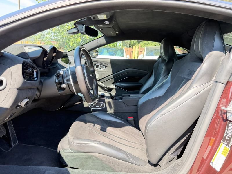 Used 2019 Aston Martin V8 Vantage Coupe RWD image 11