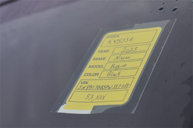 Used 2023 Nissan Rogue SV image 12