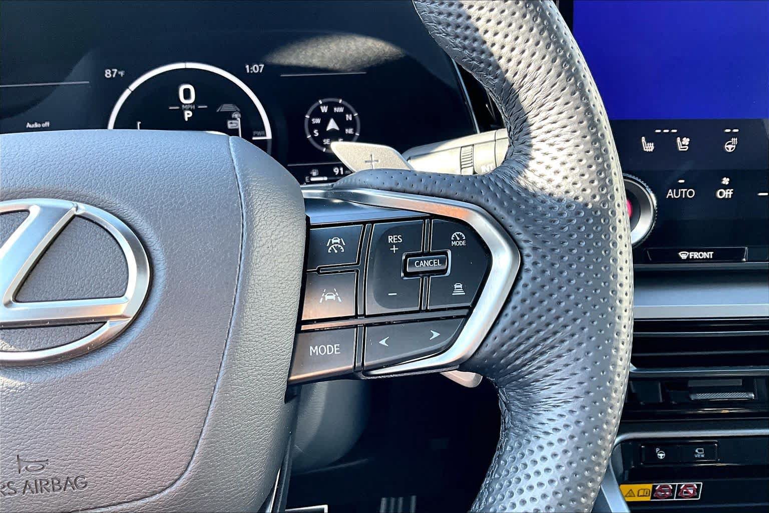 Used 2025 Lexus TX 500h AWD w/ Technology Package image 25