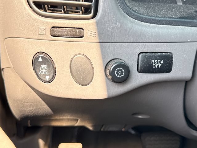 Used 2005 Toyota Sequoia Limited AWD/4WD image 31