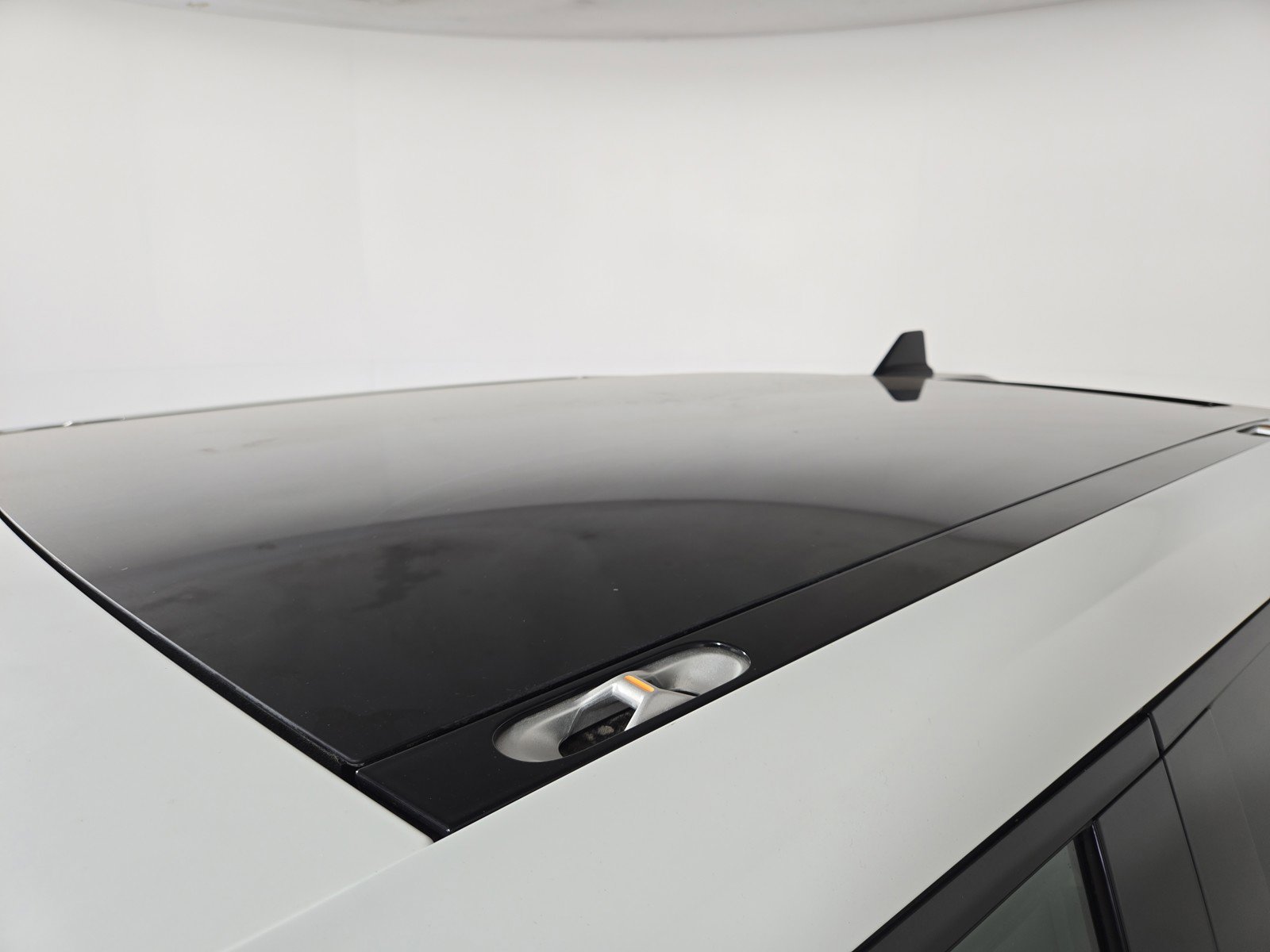 Used 2022 Rivian R1T Adventure image 13