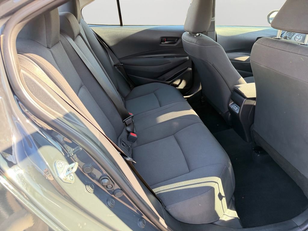 Used 2025 Toyota Corolla LE image 12