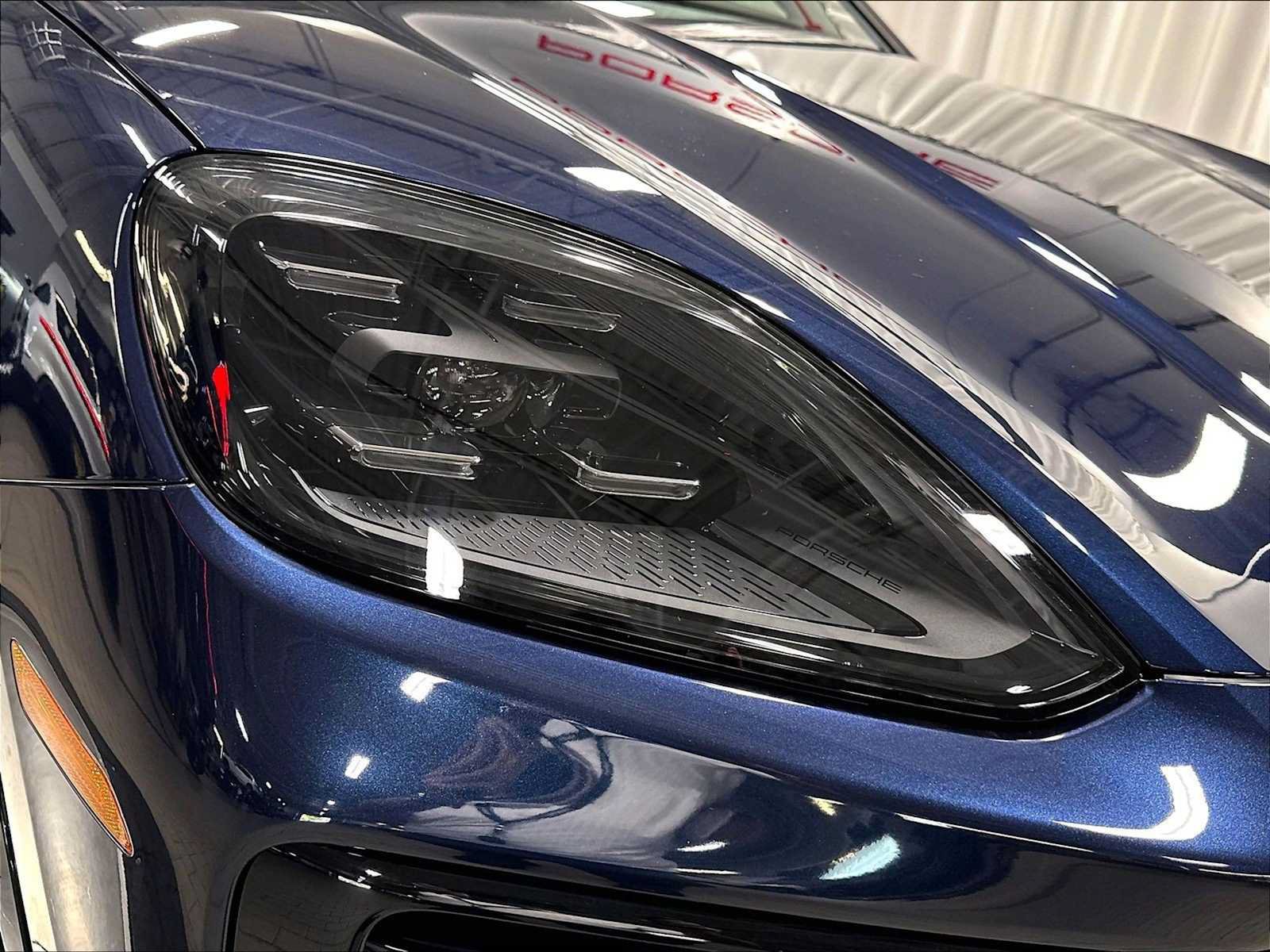 New 2026 Porsche Cayenne Coupe AWD/4WD image 12