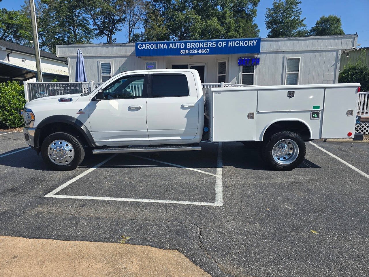 Used 2021 RAM 4500 SLT w/ Quick Order Package 2YG SLT AWD/4WD image 3