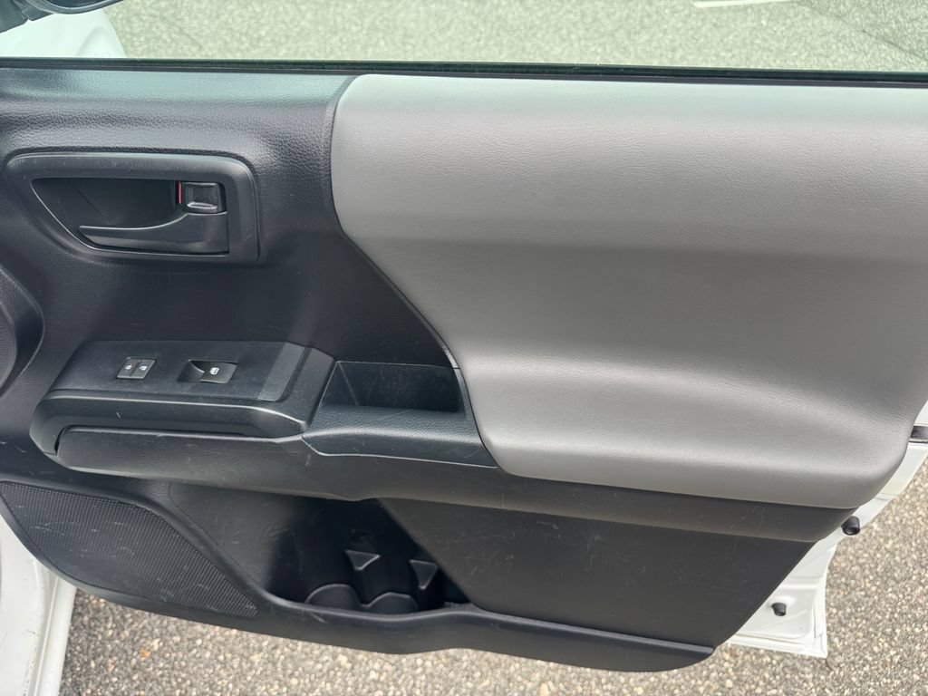 Used 2020 Toyota Tacoma SR AWD/4WD image 16