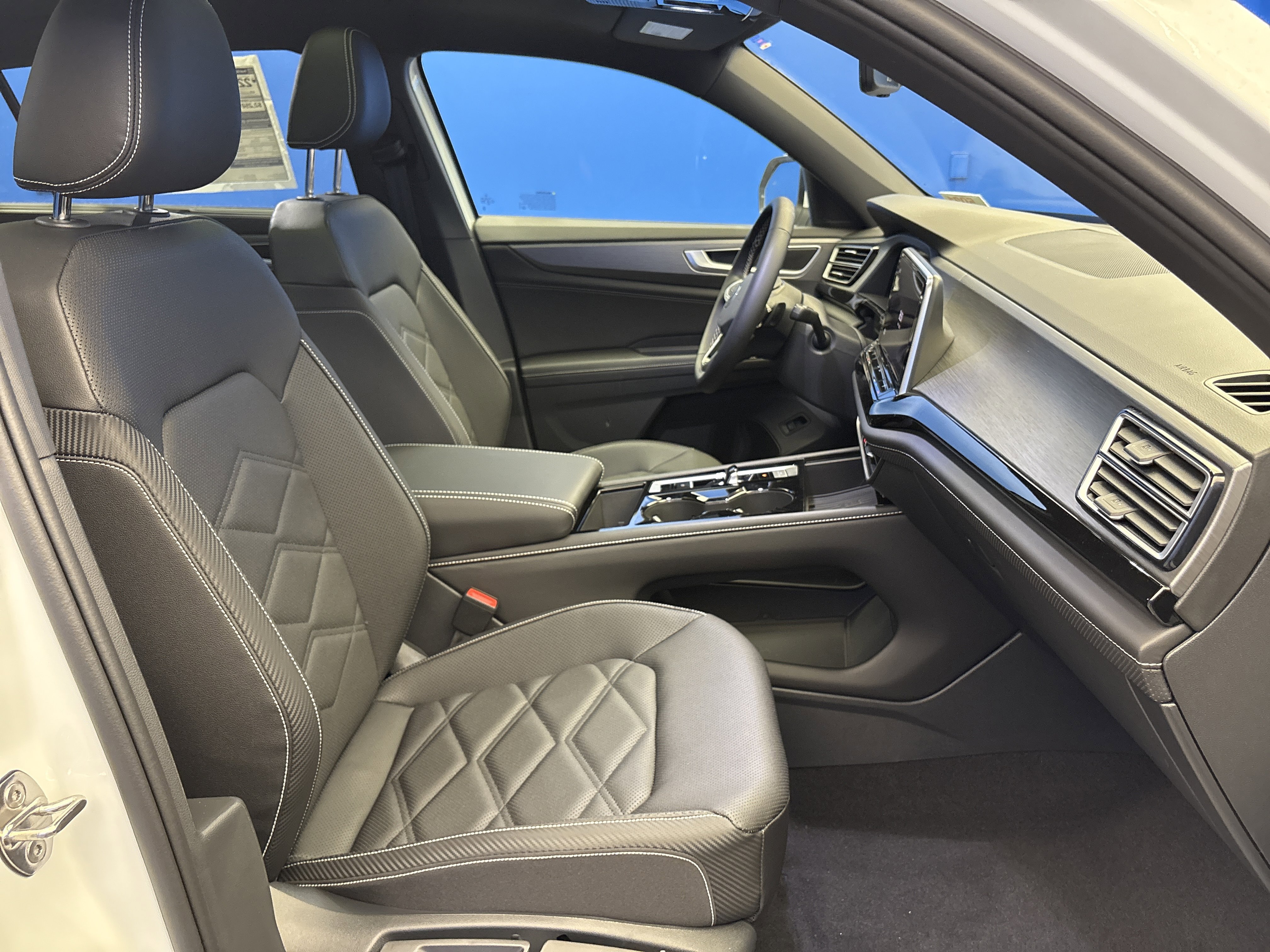 New 2026 Volkswagen Atlas Cross Sport SE image 23
