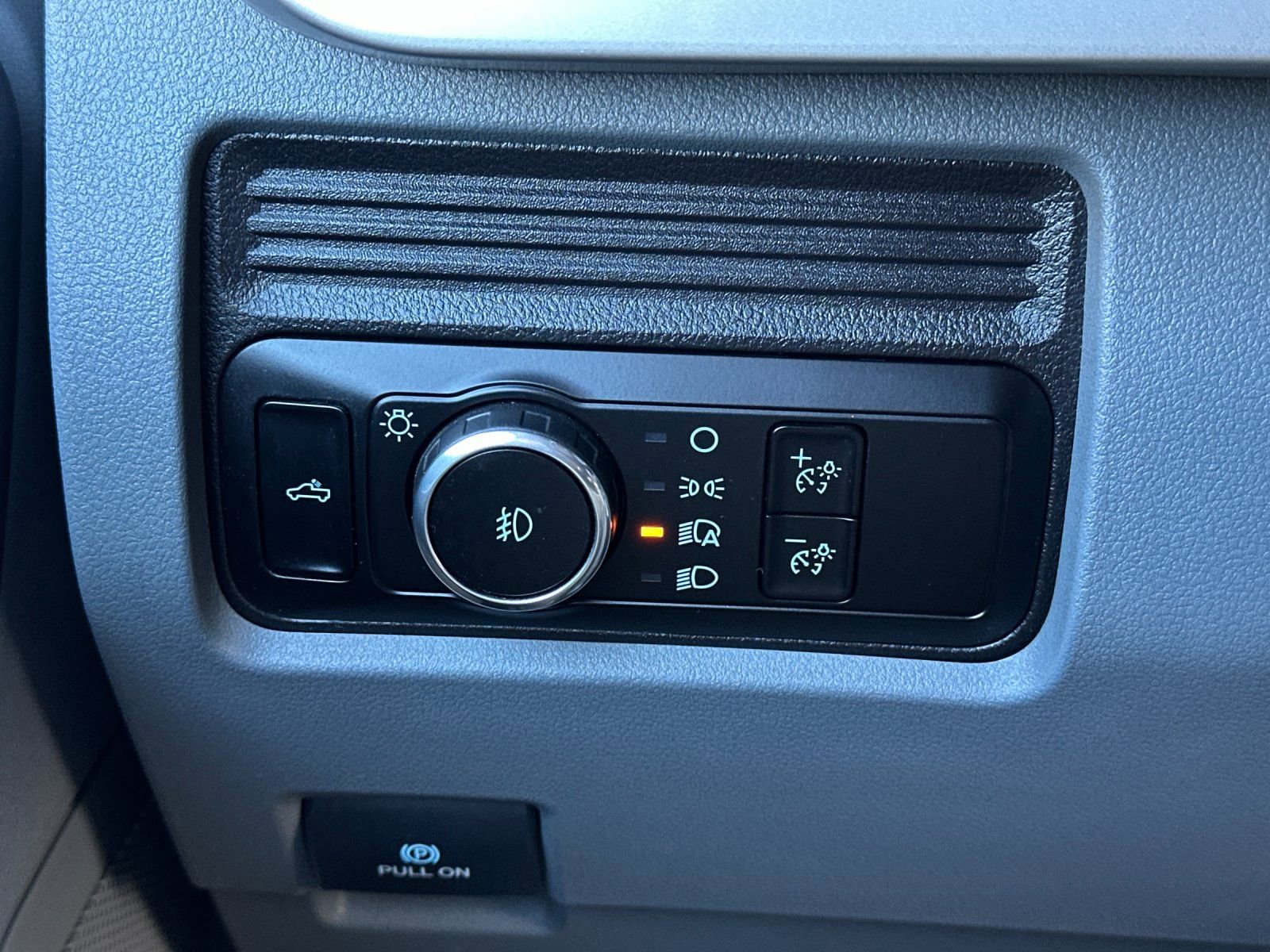 Used 2025 Ford F250 XLT image 28