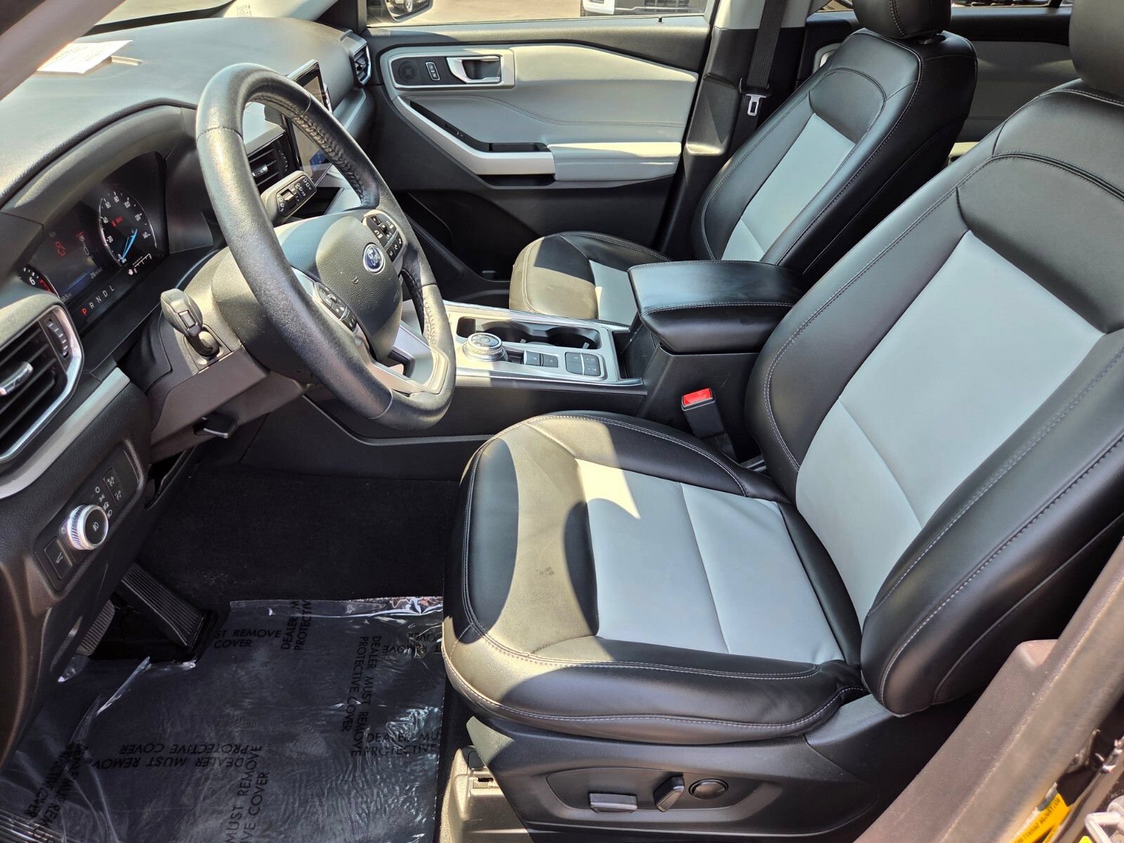 Certified 2022 Ford Explorer XLT w/ Equipment Group 202A RWD image 10