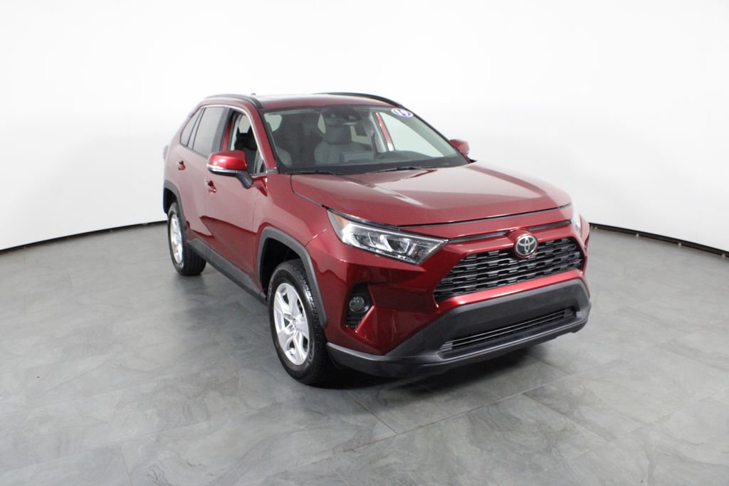 Used 2019 Toyota RAV4 XLE FWD image 4