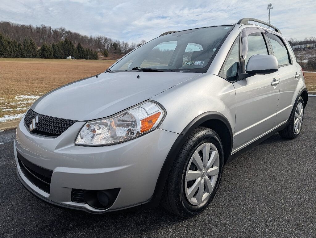 Used 2011 Suzuki SX4 AWD Hatchback image 11