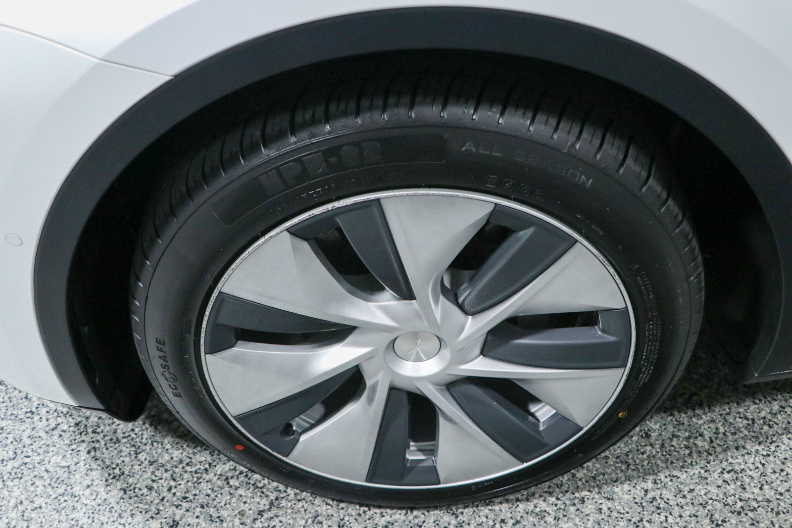Used 2021 Tesla Model Y Long Range AWD/4WD image 11