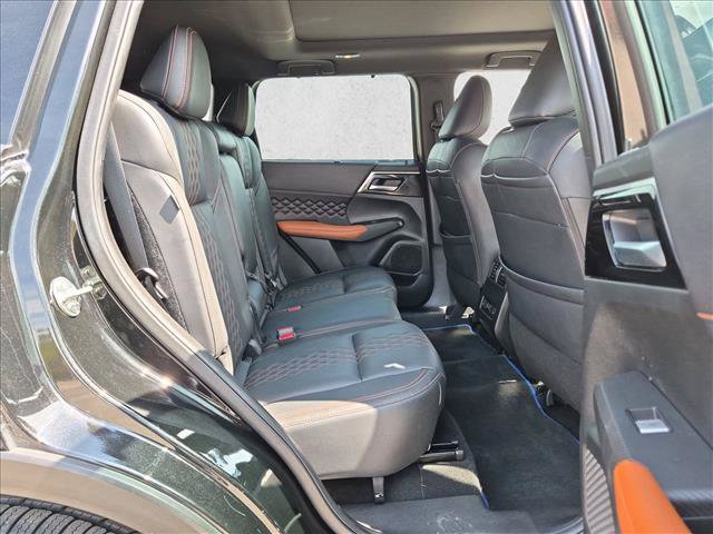 Used 2023 Mitsubishi Outlander SEL 40th Anniversary AWD/4WD image 19