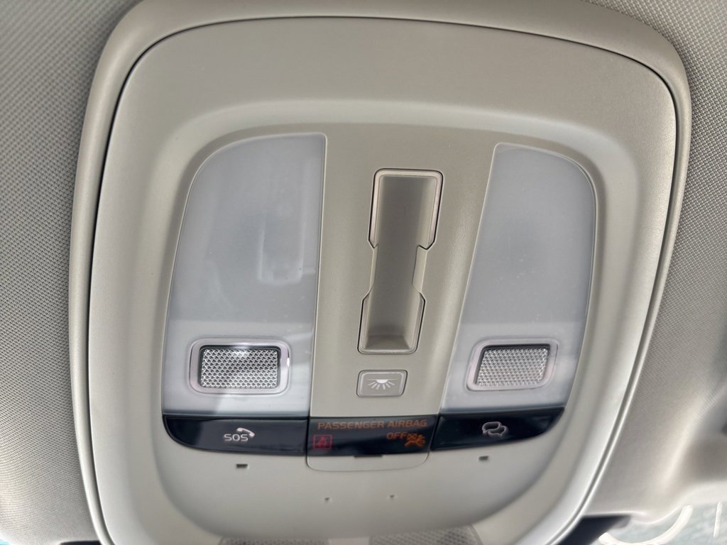 Certified 2025 Volvo XC90 B5 Plus image 31