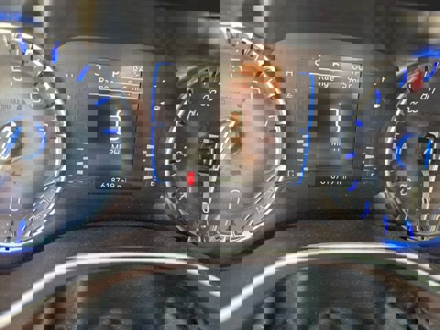 Used 2022 Chrysler Voyager LX image 14