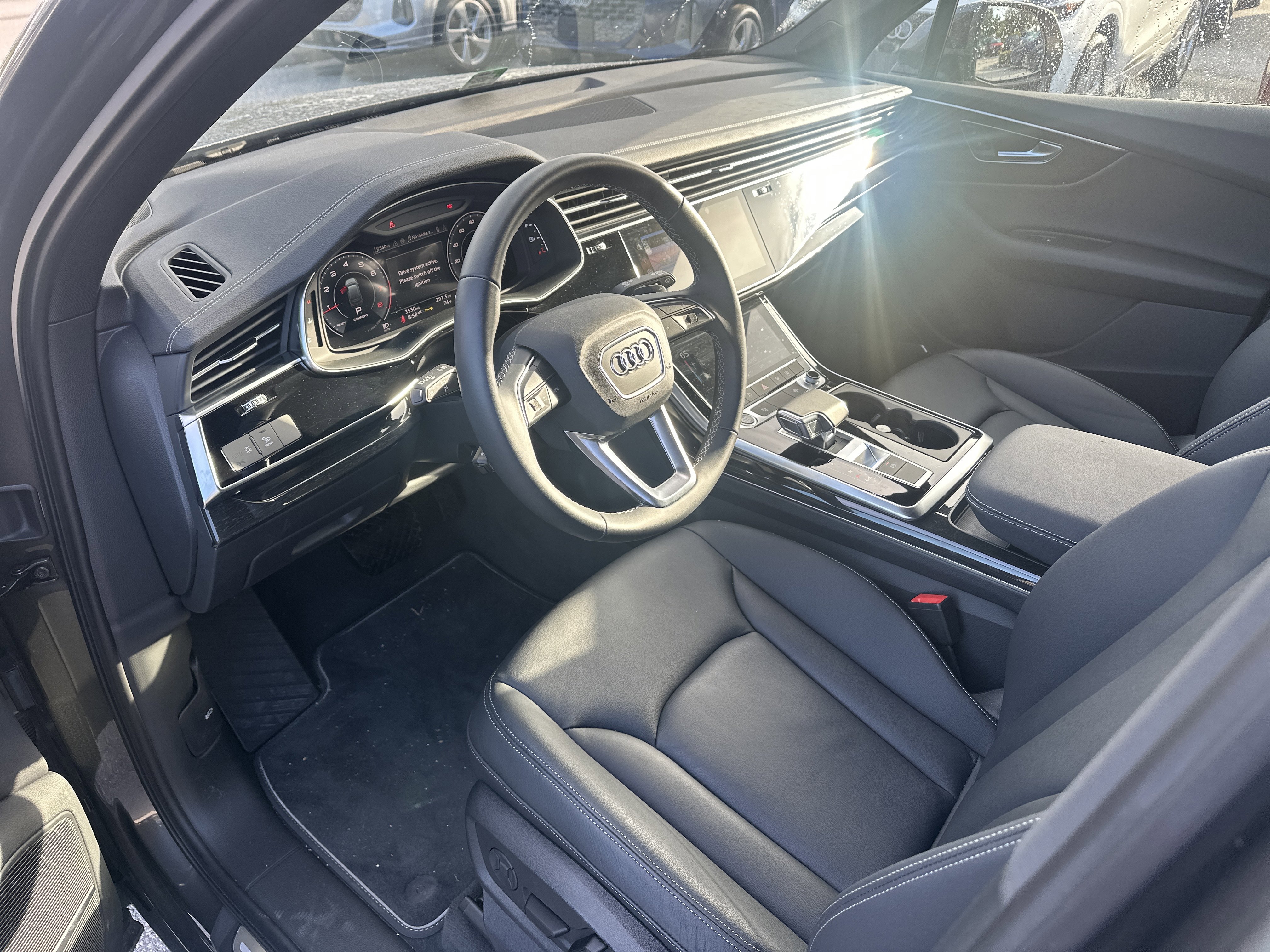 Used 2025 Audi Q7 2.0T Premium w/ Convenience Plus Package image 9