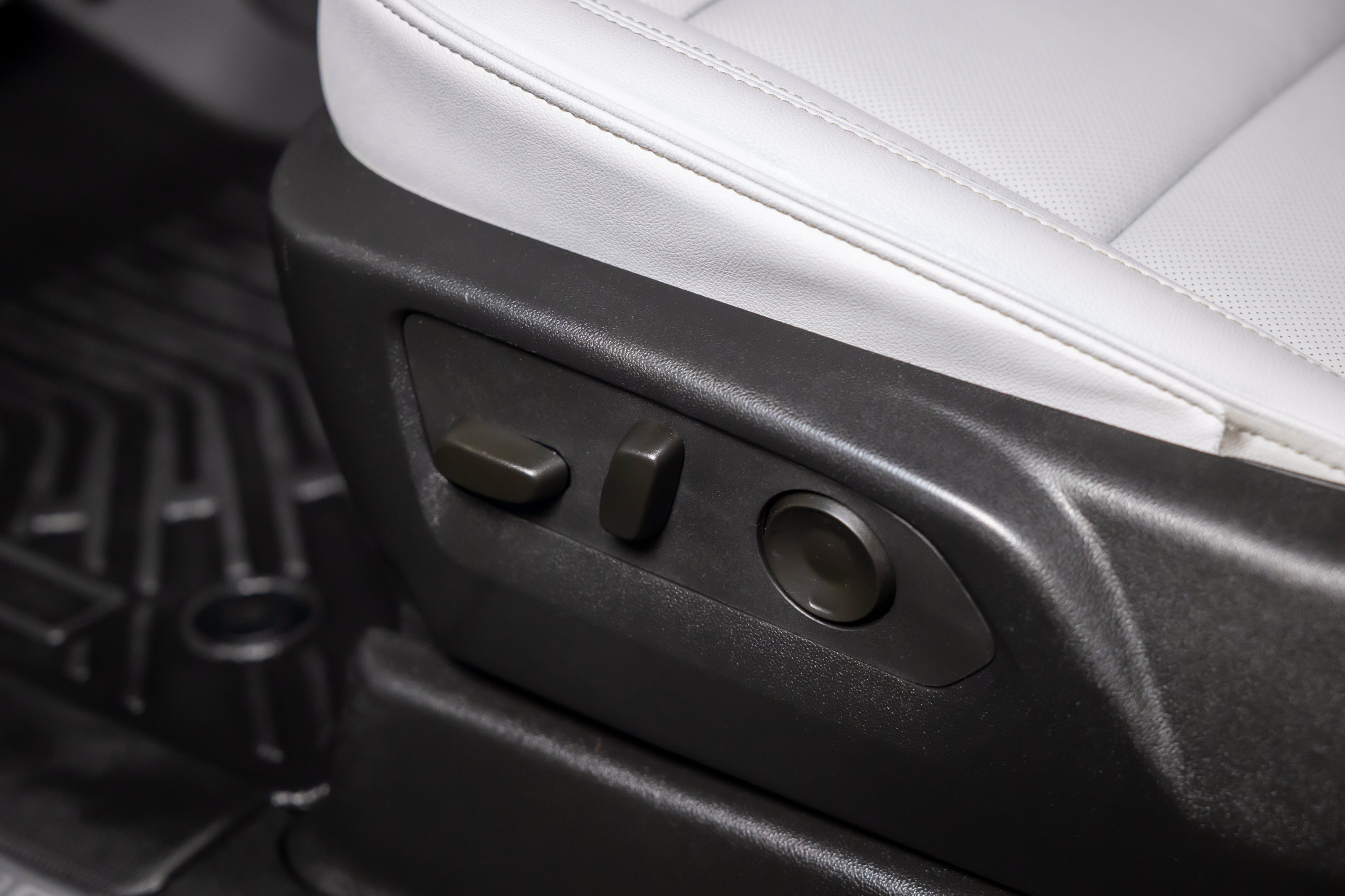 Used 2025 Chevrolet Tahoe Premier RWD image 16