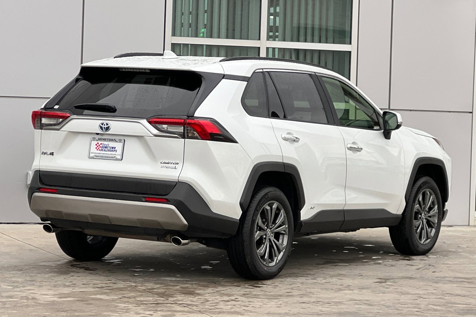 Used 2023 Toyota RAV4 Limited w/ Limited Grade Weather Package image 4