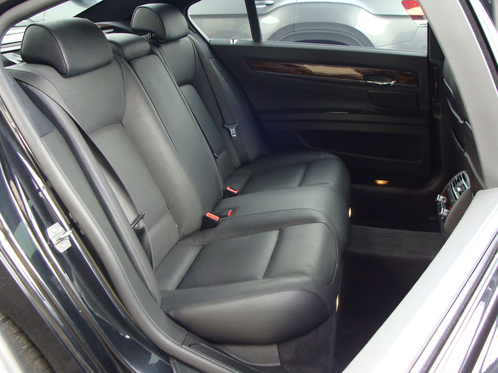 Used 2015 BMW 740Li image 11