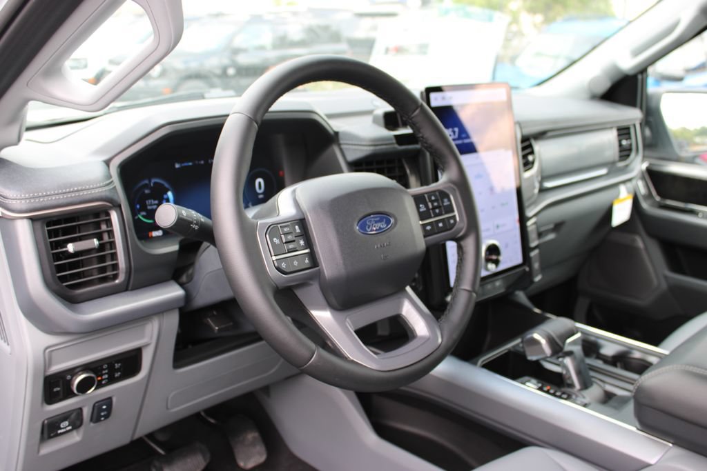 New 2025 Ford F150 Lightning Flash AWD/4WD image 5
