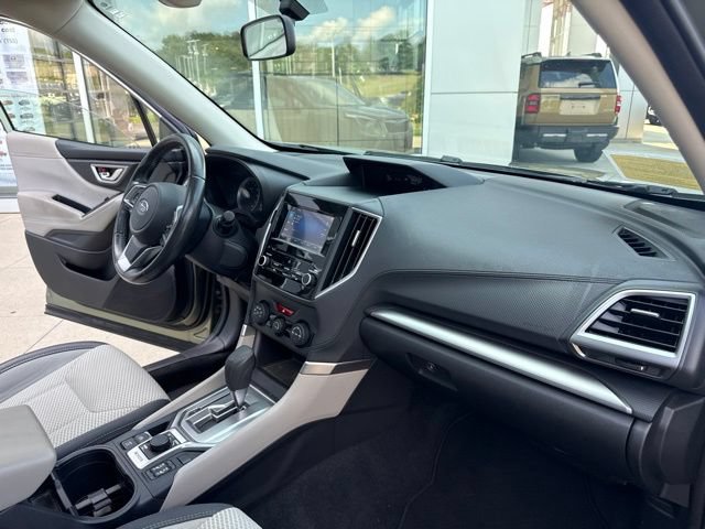 Used 2021 Subaru Forester Premium AWD/4WD image 30