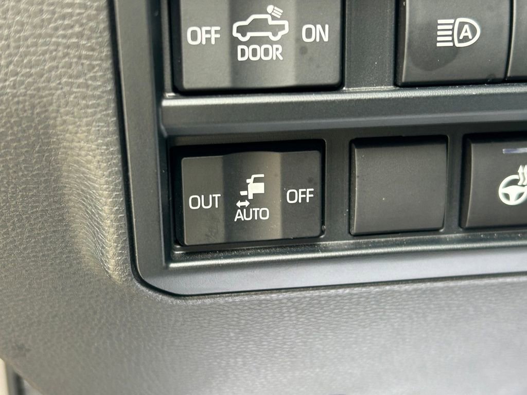 Used 2023 Toyota Tundra Platinum w/ Advanced Package AWD/4WD image 30