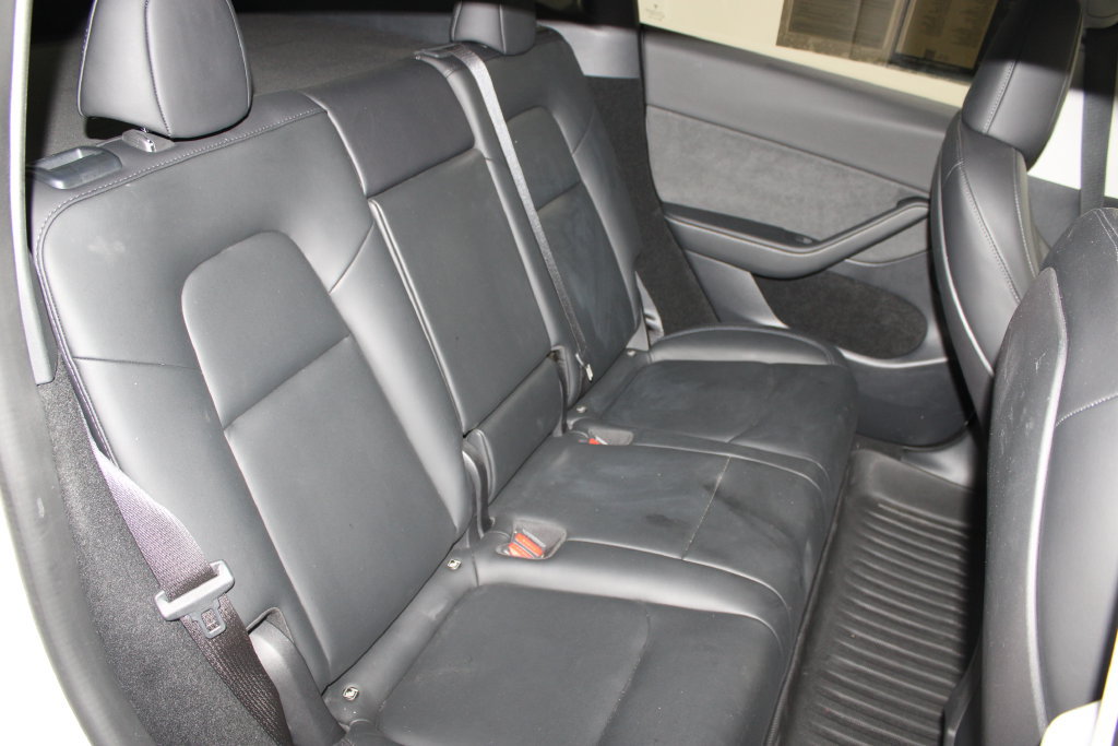 Used 2023 Tesla Model Y Long Range AWD/4WD image 27