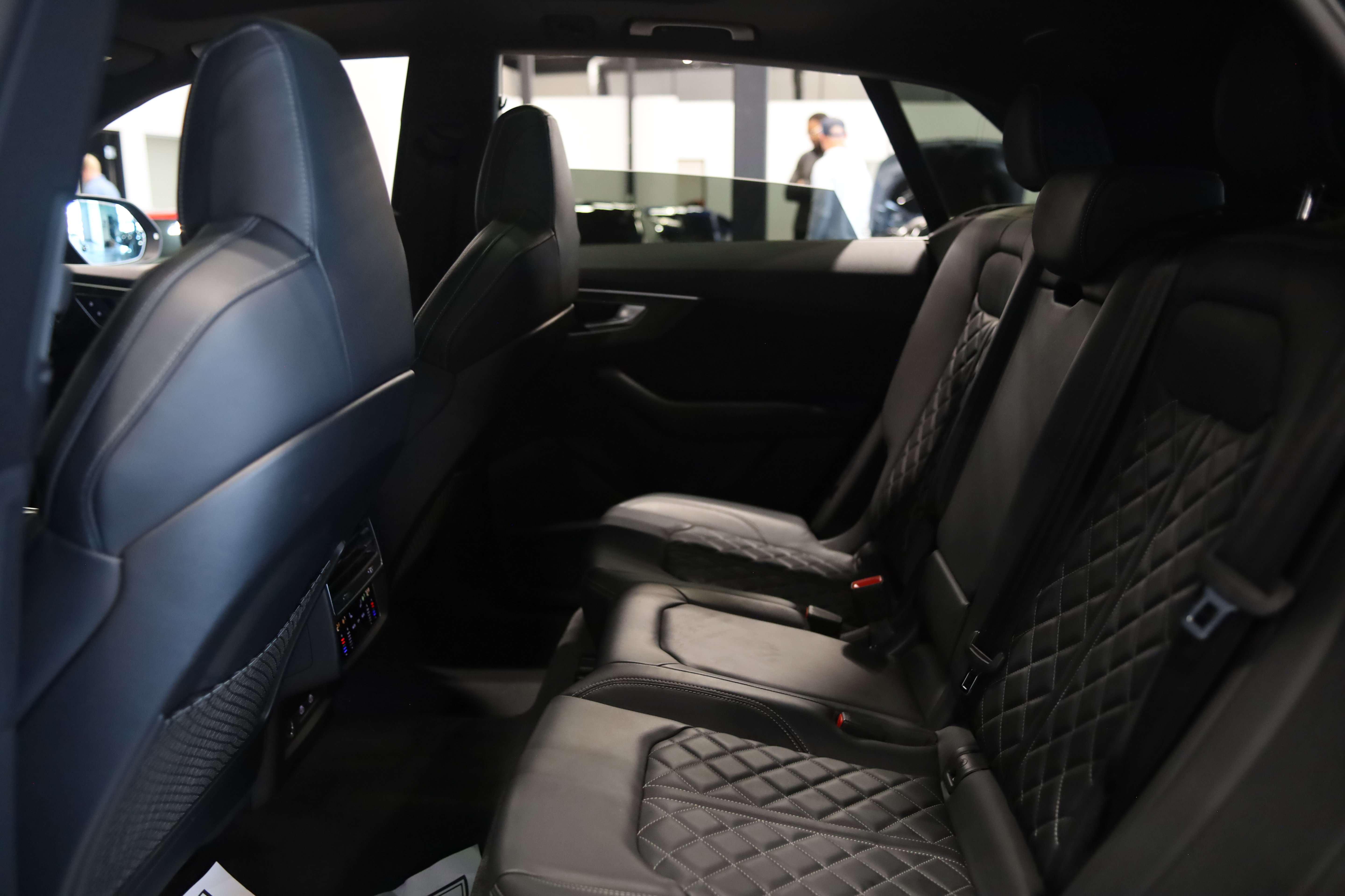 Used 2022 Audi SQ8 Premium Plus AWD/4WD image 34