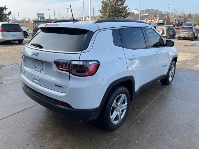 Used 2023 Jeep Compass Latitude image 6