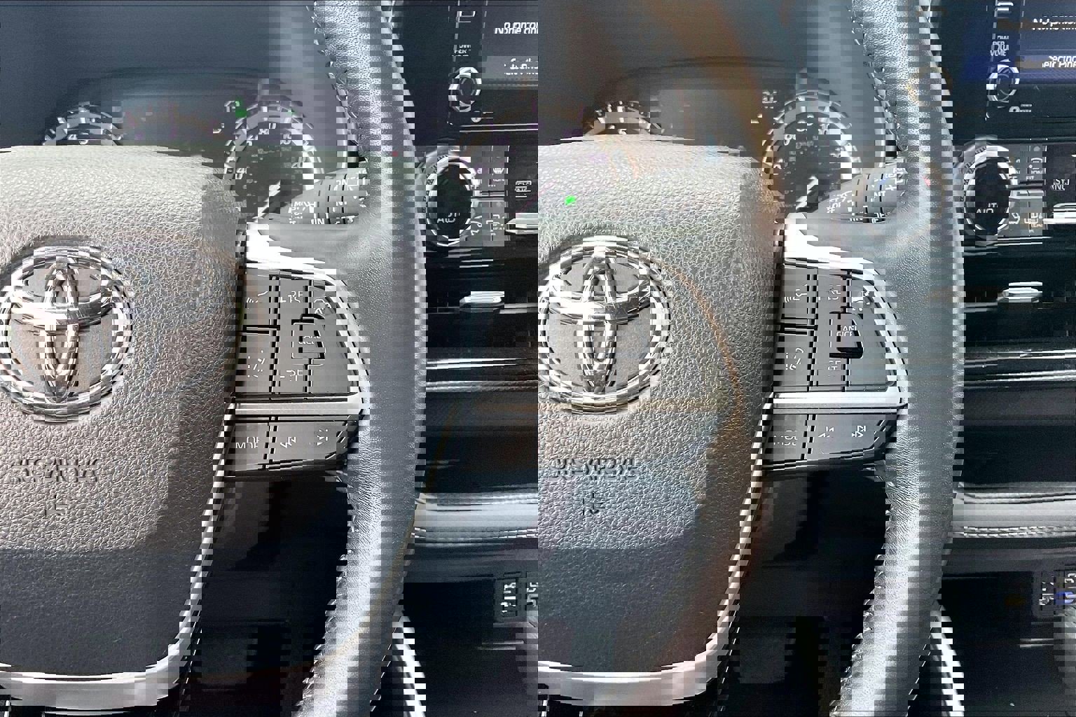 Used 2022 Toyota Highlander XSE image 24