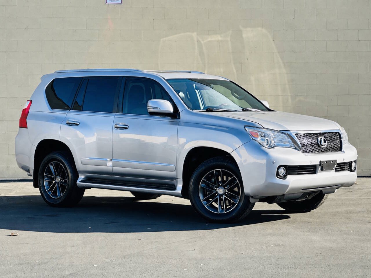 Used 2013 Lexus GX 460 AWD/4WD image 2