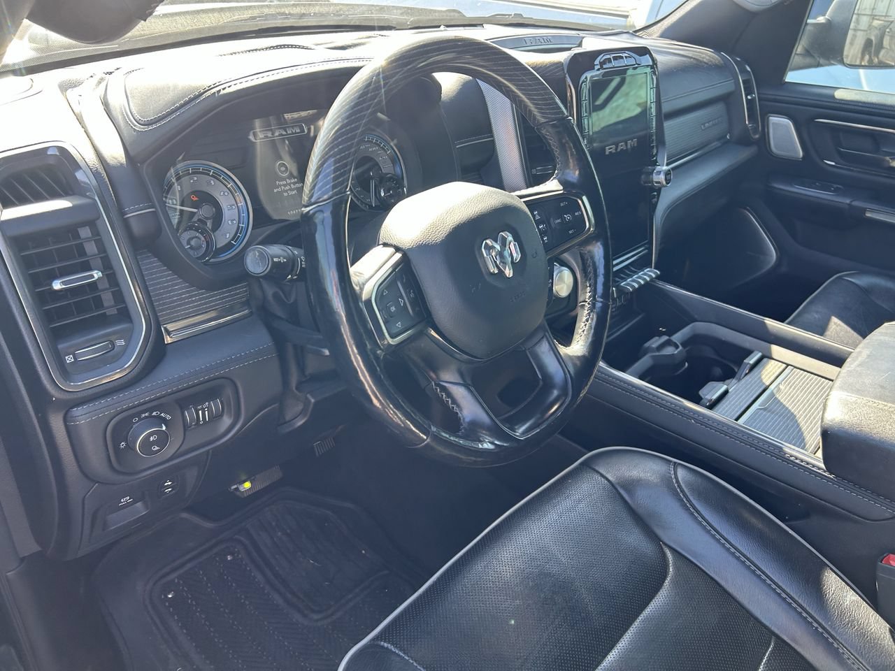 Used 2020 RAM 1500 Limited w/ Black Appearance Package AWD/4WD image 11
