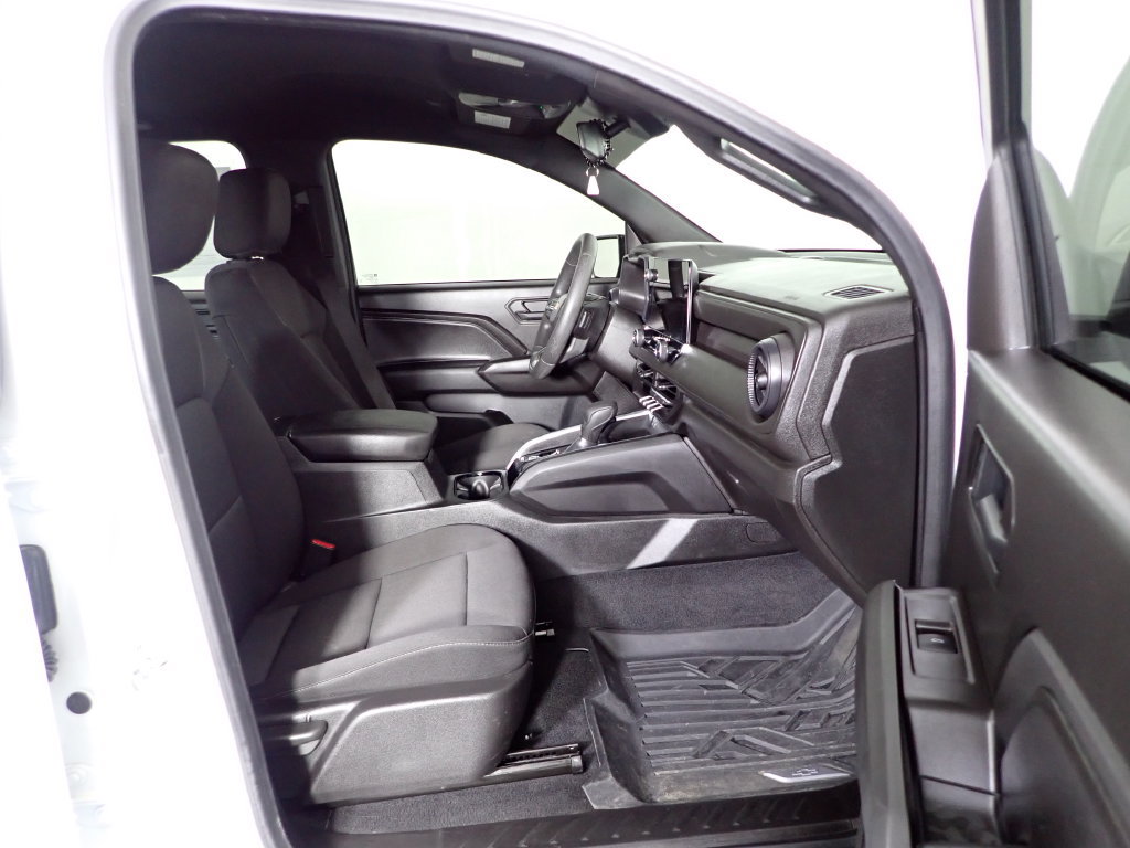 Used 2025 Chevrolet Colorado W/T AWD/4WD image 35