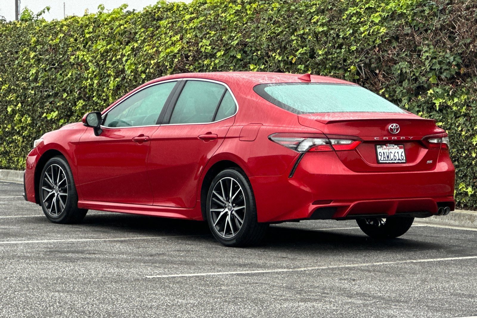 Used 2022 Toyota Camry SE image 6