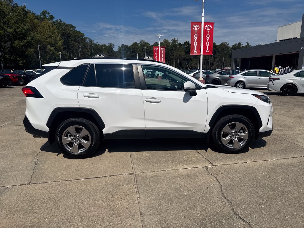 Used 2023 Toyota RAV4 XLE w/ Convenience Package FWD image 8