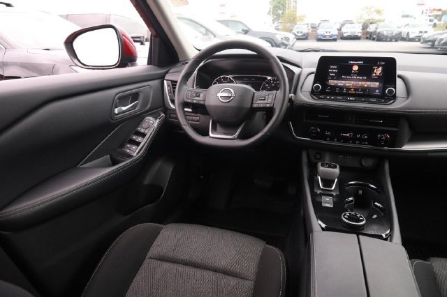 Certified 2025 Nissan Rogue SV AWD/4WD image 24