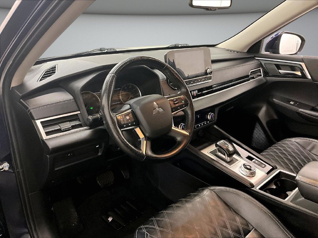 Used 2022 Mitsubishi Outlander SEL AWD/4WD image 17