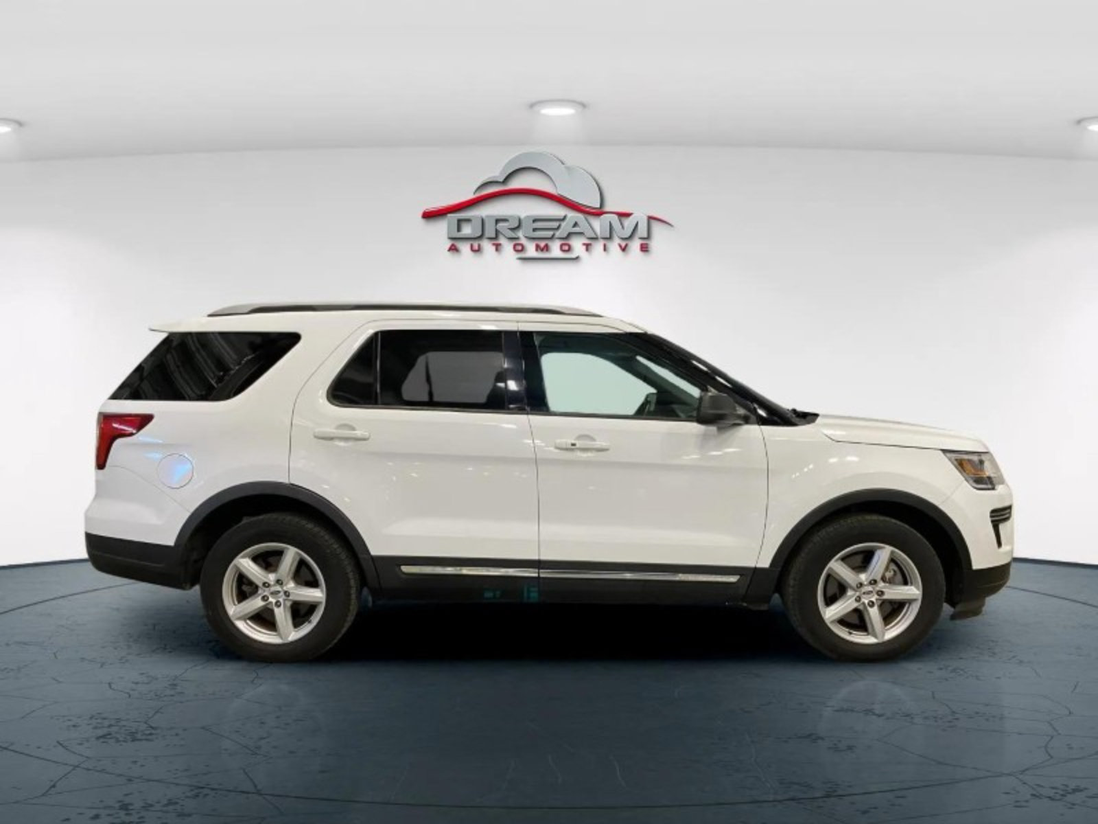 Used 2019 Ford Explorer XLT FWD image 19